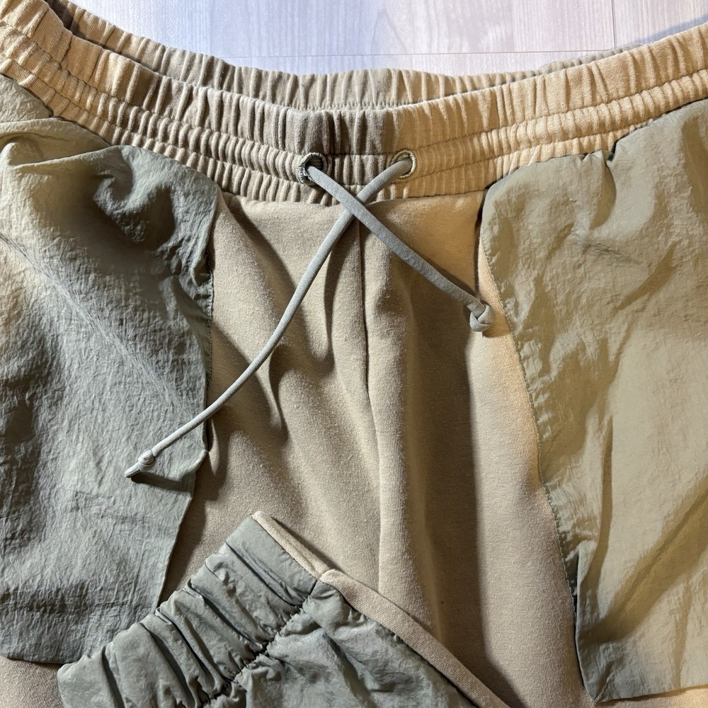 Gymshark Venture Joggers Men's Size L Beige/Olive Sweatpants Sporty Utility Gym - Picture 3 of 11